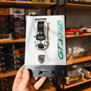 Porta Chaves Porsche GT3 RS 992 Branco  + Miniatura Licenciada 1:43