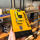 Porta Chaves Porsche GT3 RS amarelo + Miniatura 1:36